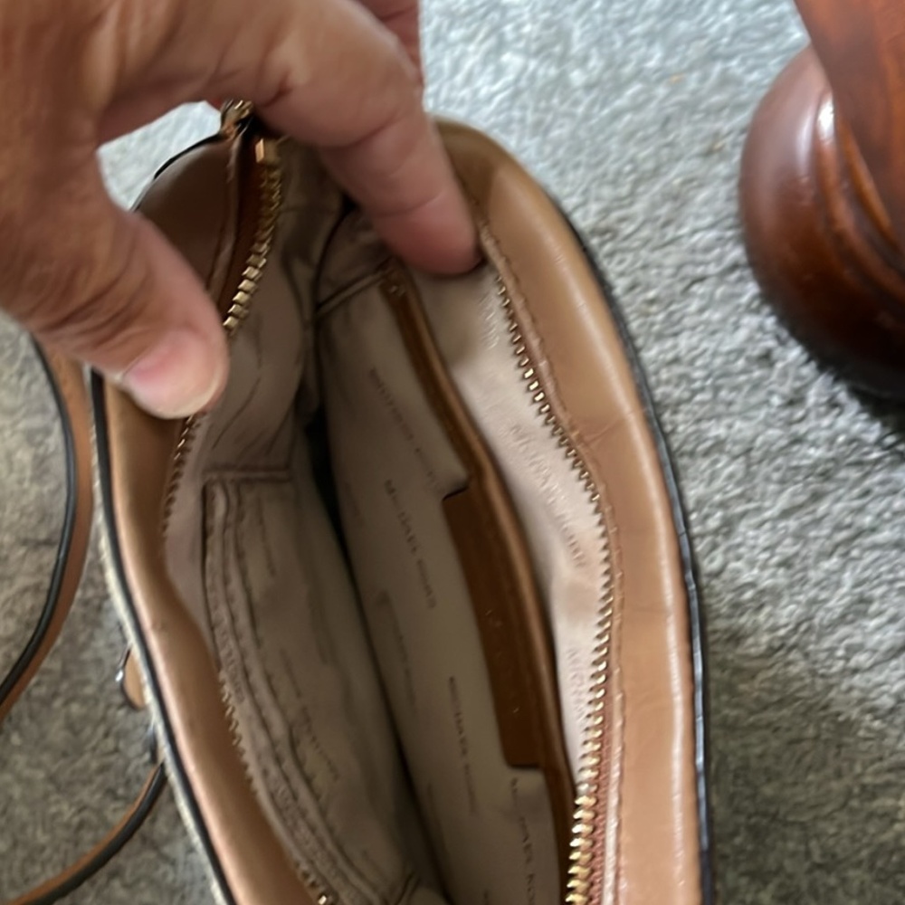 Michael Strap Bag - Picture 4 of 4